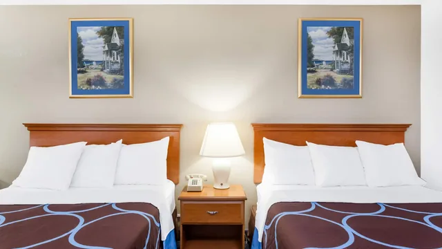 Super 8 by Wyndham Montgomery Maybrook photo 3