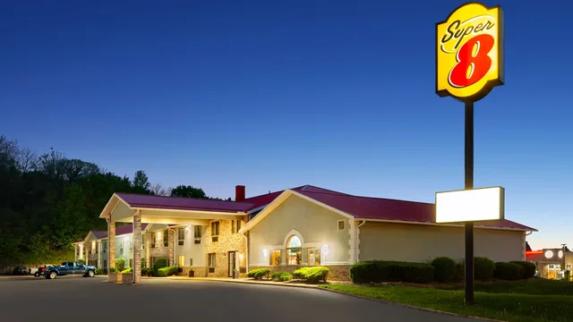 Super 8 by Wyndham Mt. Vernon photo 7