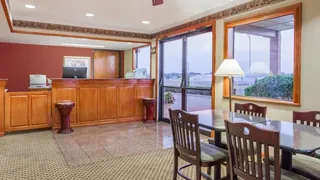 Super 8 by Wyndham Mount Vernon