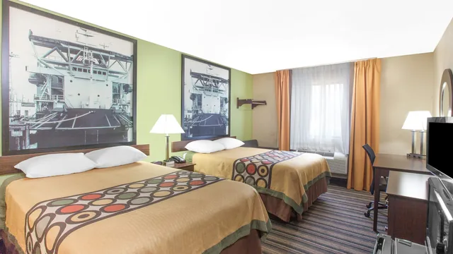 Super 8 by Wyndham Natchitoches photo 5
