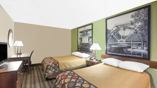 Super 8 by Wyndham Natchitoches photo 6