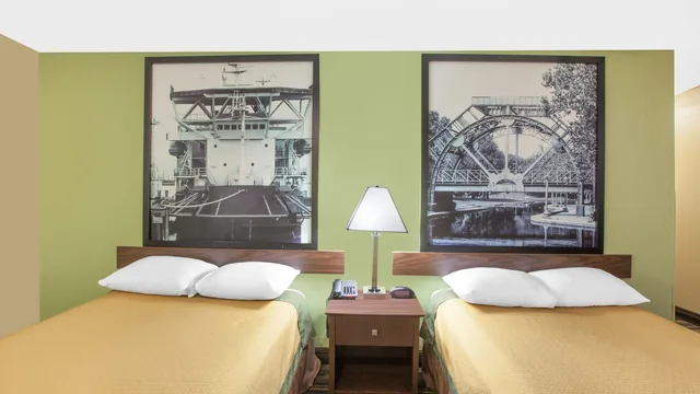 Super 8 by Wyndham Natchitoches photo 11
