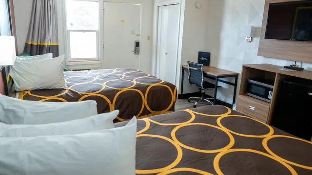 Super 8 by Wyndham Newcastle photo 2