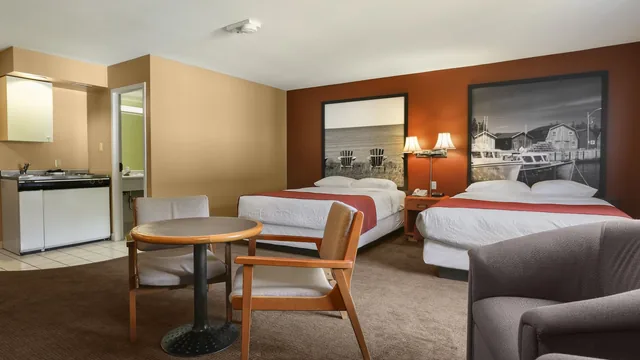 Super 8 by Wyndham North Bay photo 9