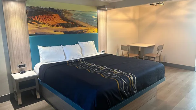 Super 8 by Wyndham Oceanside Downtown photo 10