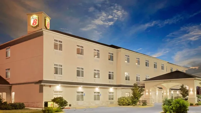 Super 8 by Wyndham Odessa TX photo 4
