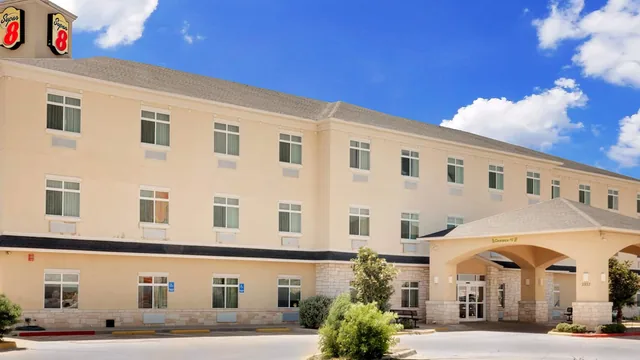 Super 8 by Wyndham Odessa TX photo 5