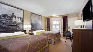 Super 8 by Wyndham Oklahoma/Frontier City
