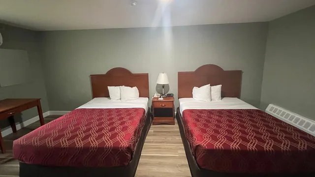 Super 8 by Wyndham Pembroke photo 9