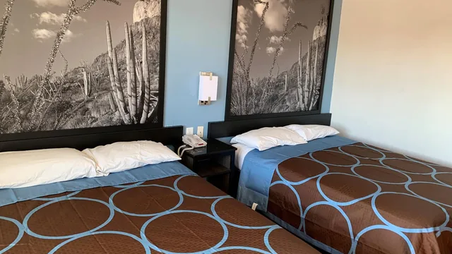 Super 8 by Wyndham Phoenix West photo 8