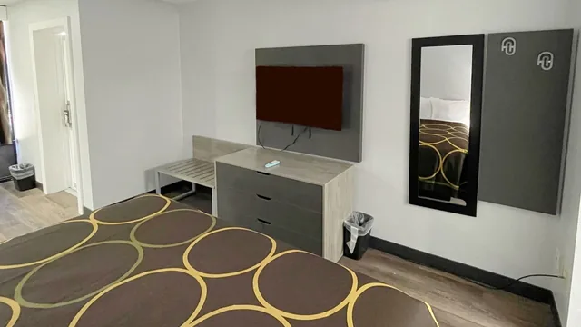 Super 8 by Wyndham Pigeon Forge Downtown photo 8