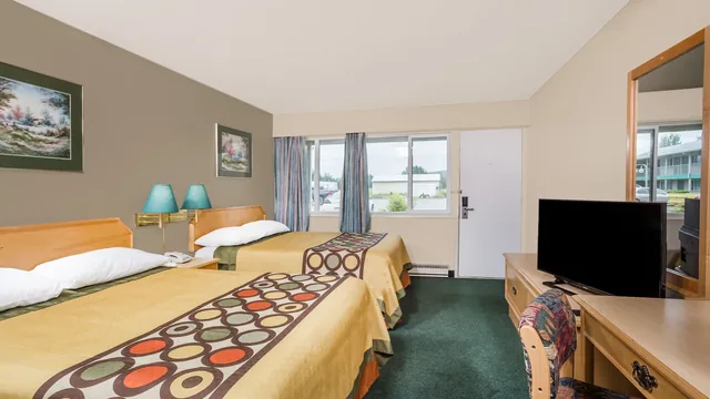 Super 8 by Wyndham Quesnel BC photo 3