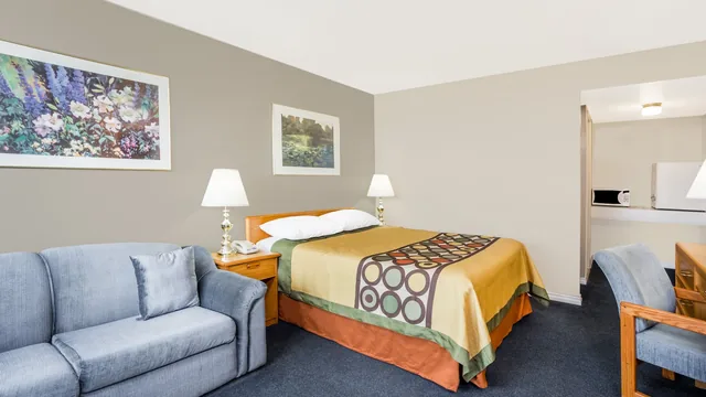 Super 8 by Wyndham Quesnel BC photo 4