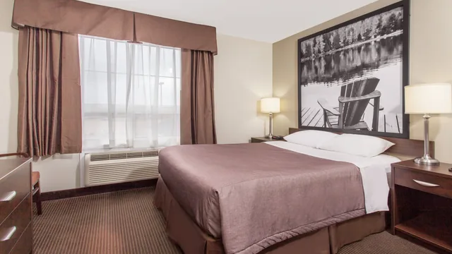 Super 8 by Wyndham Red Lake ON photo 1