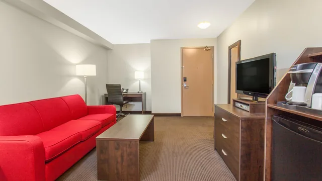 Super 8 by Wyndham Red Lake ON photo 9