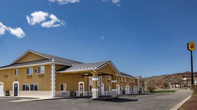 Super 8 by Wyndham Richfield UT photo 2