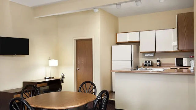 Super 8 by Wyndham Salem photo 7