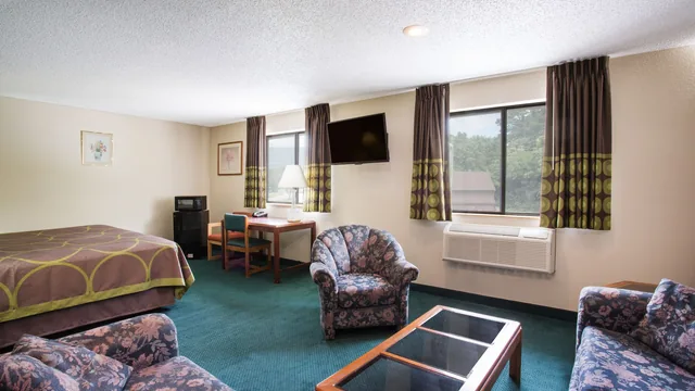 Super 8 by Wyndham Salem VA photo 6