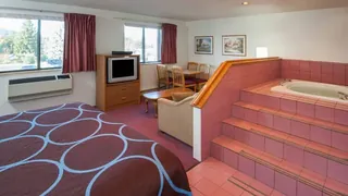Super 8 by Wyndham Salmon Arm