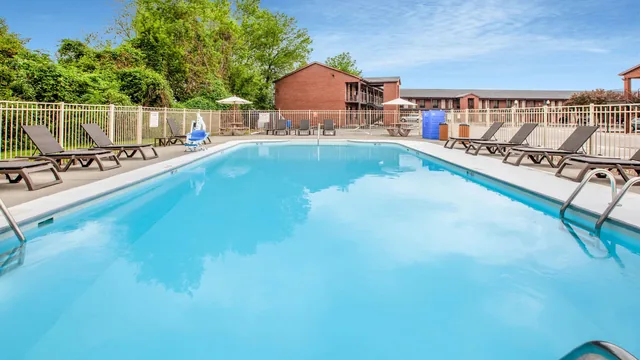 Super 8 by Wyndham Sandusky photo 8