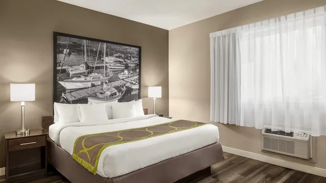 Super 8 by Wyndham Sarnia ON photo 6