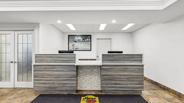 Super 8 by Wyndham Saskatoon Near Saskatoon Airport photo 2