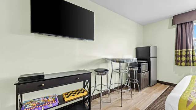 Super 8 by Wyndham Saskatoon Near Saskatoon Airport photo 3