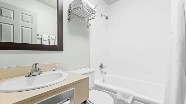 Super 8 by Wyndham Saskatoon Near Saskatoon Airport photo 6