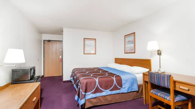 Super 8 by Wyndham Sidney NY photo 9