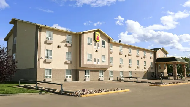 Super 8 by Wyndham Slave Lake AB photo 6