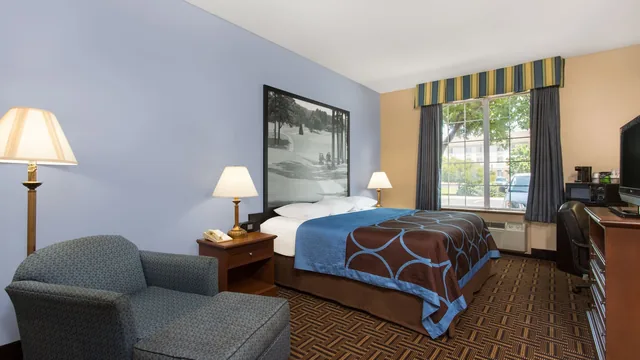 Super 8 by Wyndham Smithfield/Selma photo 7
