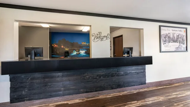Super 8 by Wyndham Spokane Valley photo 11