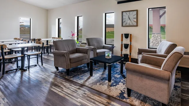 Super 8 by Wyndham Spokane Valley photo 12
