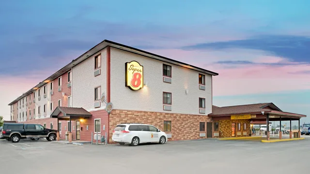 Super 8 by Wyndham Spokane/West photo 1