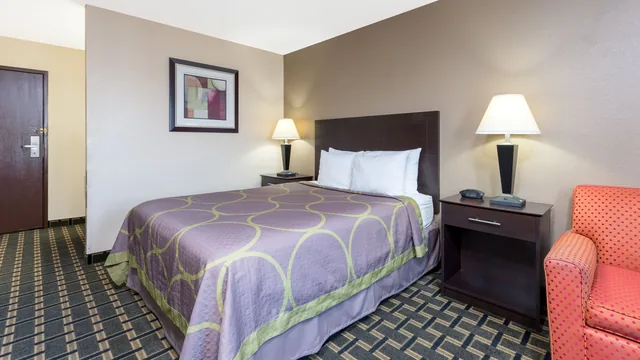 Super 8 by Wyndham Springfield East photo 12