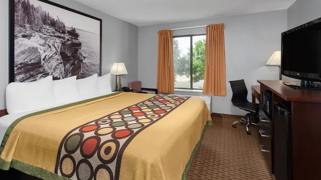 Super 8 by Wyndham Sun Prairie/Madison E photo 4