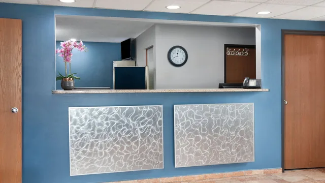 Super 8 by Wyndham Sun Prairie/Madison E photo 5
