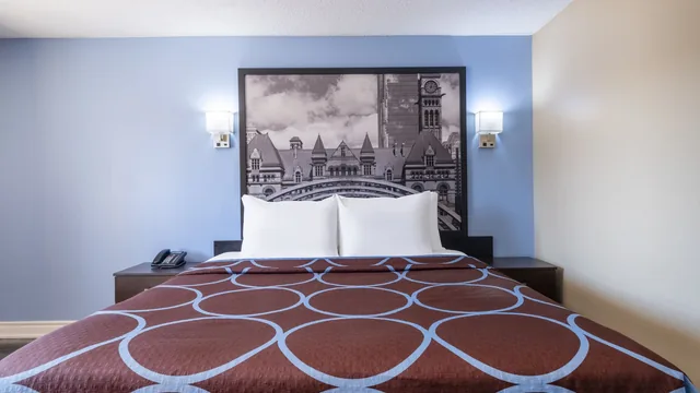Super 8 by Wyndham Toronto East ON photo 5