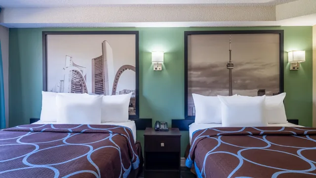 Super 8 by Wyndham Toronto East ON photo 10