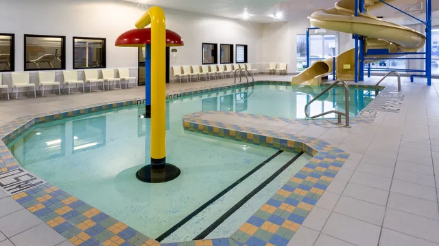 Super 8 by Wyndham Trois-Rivieres photo 11