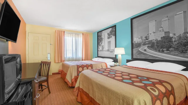 Super 8 by Wyndham Tulsa photo 7