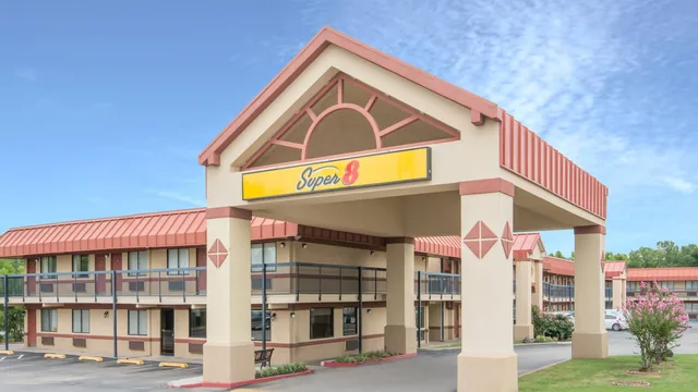 Super 8 by Wyndham Tulsa photo 9