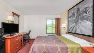 Super 8 by Wyndham Vincennes