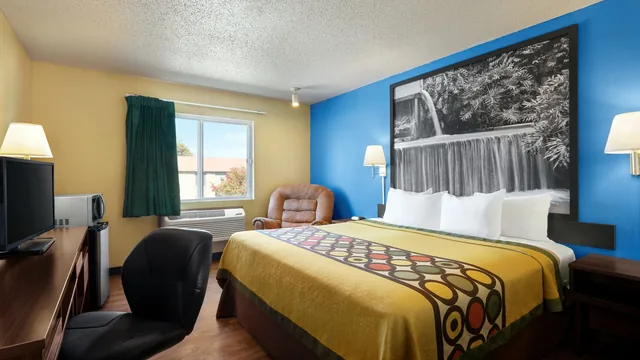 Super 8 by Wyndham Waco University Area photo 10