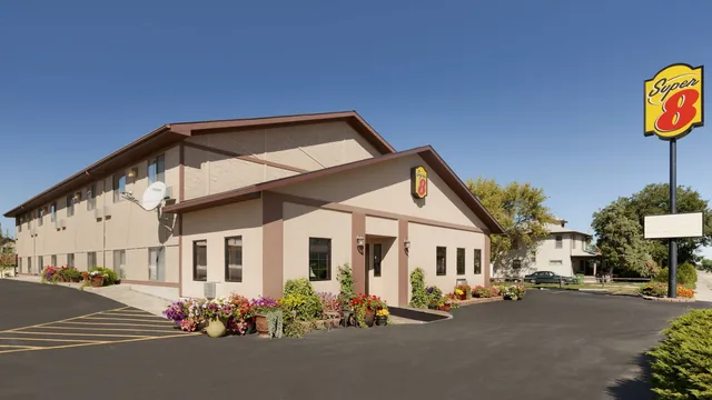 Super 8 by Wyndham Wall photo 8