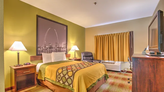 Super 8 by Wyndham Waterloo photo 9