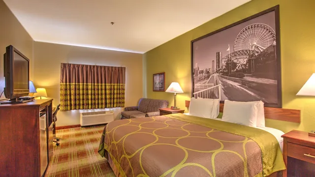 Super 8 by Wyndham Waterloo photo 11
