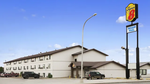 Super 8 by Wyndham Williston ND photo 11