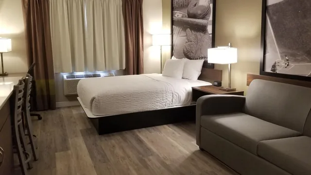 Super 8 by Wyndham Winnipeg West photo 10