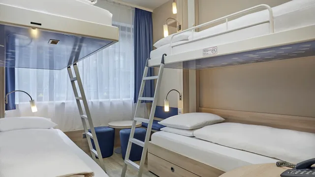 H2 Hotel Berlin Alexanderplatz photo 2